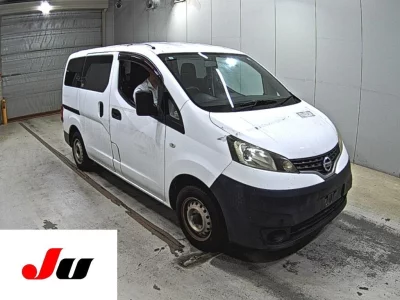 NISSAN NV200 1