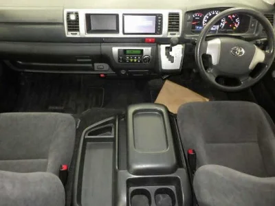 TOYOTA HIACE