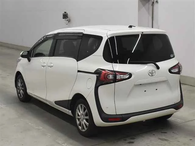 Toyota Sienta 2020