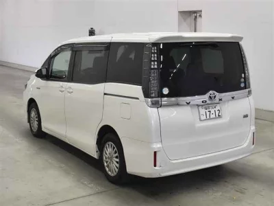 Статистика аукционов Toyota Voxy
