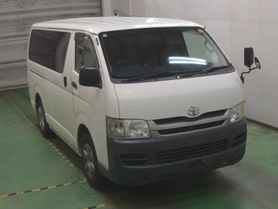 TOYOTA REGIUS VAN