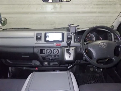 TOYOTA REGIUS VAN