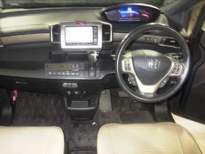 Honda Freed Spike