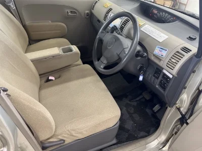 DAIHATSU TANTO 4