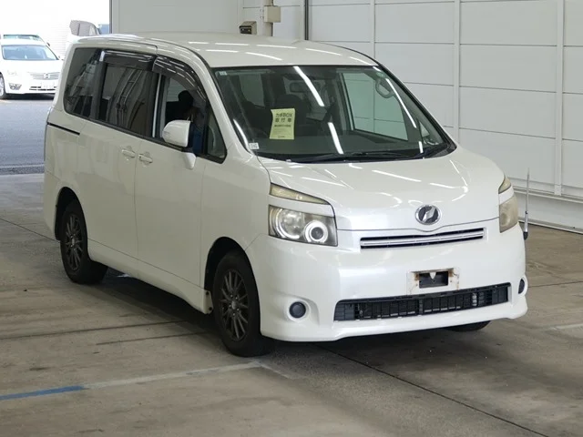 Toyota Voxy 2007
