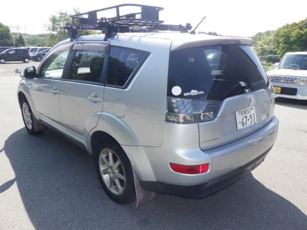 Mitsubishi Outlander  с аукциона в Японии
