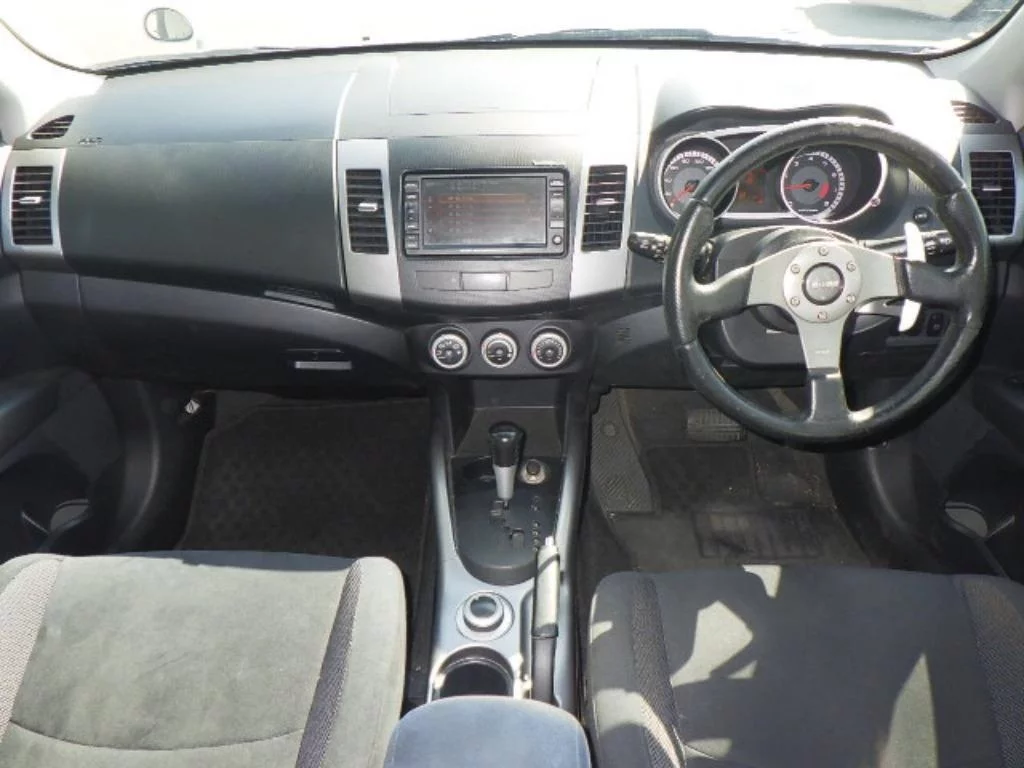 Mitsubishi Outlander  с аукциона в Японии