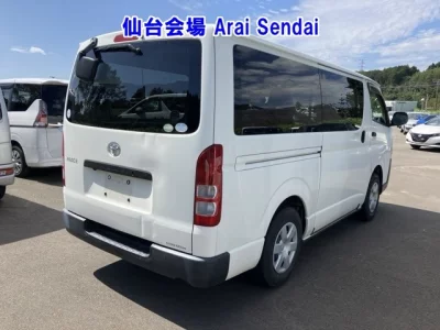 Toyota HiAce Van