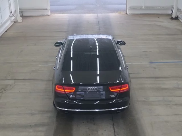 Audi A8  с аукциона в Японии