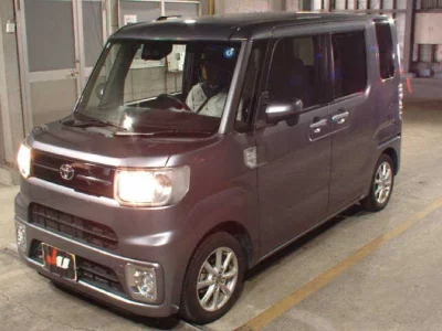 Toyota Pixis Mega