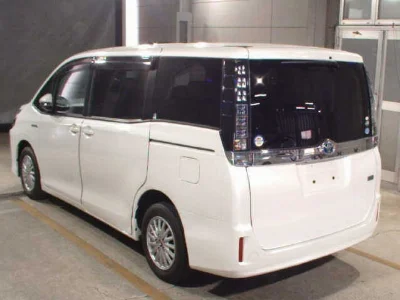 Статистика аукционов Toyota Voxy