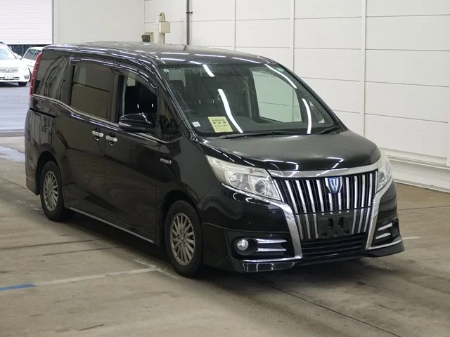 Toyota Esquire 2015