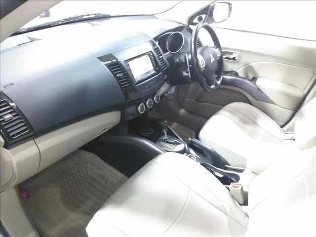 Mitsubishi Outlander  с аукциона в Японии