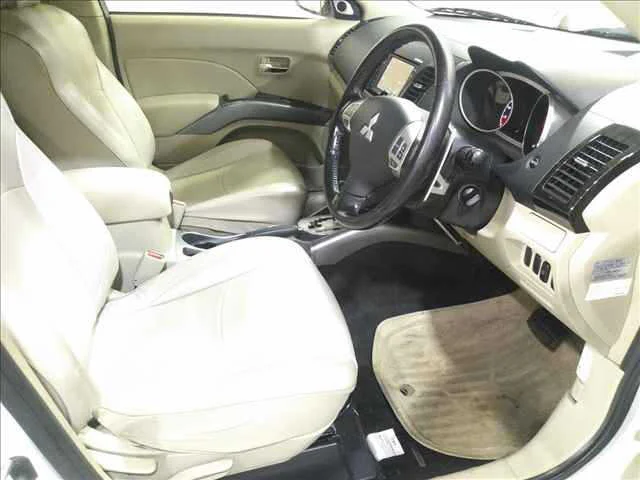 Mitsubishi Outlander  с аукциона в Японии