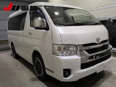 TOYOTA HIACE