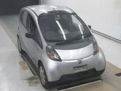 Mitsubishi i