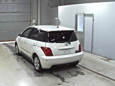 TOYOTA IST