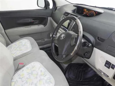 Toyota Passo Sette