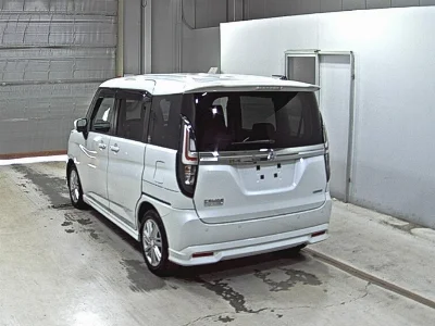MITSUBISHI DELICA D2