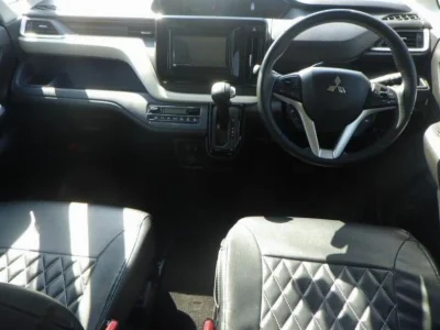 MITSUBISHI DELICA D2