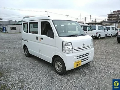 NISSAN CLIPPER VAN
