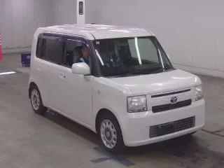 TOYOTA PIXIS SPACE