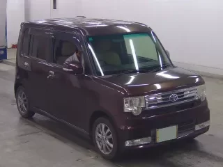 TOYOTA PIXIS SPACE