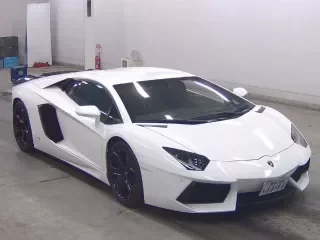 LAMBORGHINI AVENTADOR