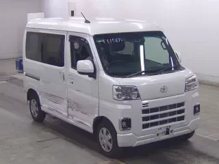 TOYOTA PIXIS VAN