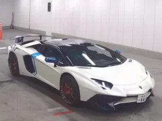 LAMBORGHINI AVENTADOR