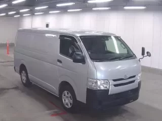 TOYOTA REGIUS VAN