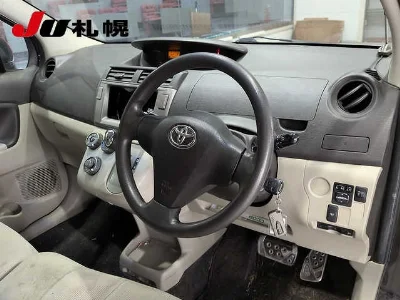 Toyota Passo Sette