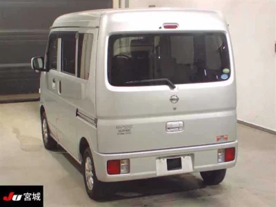NISSAN CLIPPER VAN