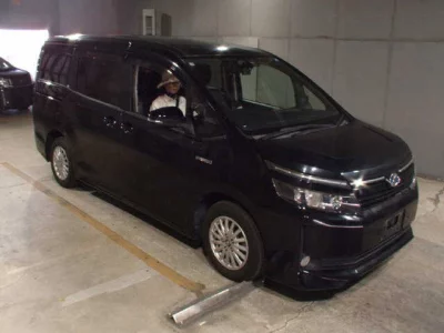 Статистика аукционов Toyota Voxy