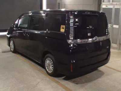 Статистика аукционов Toyota Voxy
