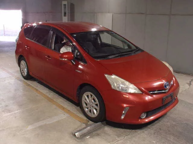 Toyota Prius Alpha 2012