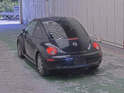 VOLKSWAGEN NEW BEETLE