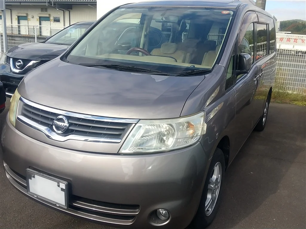 Nissan Serena  с аукциона в Японии