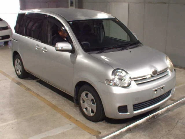 Toyota Sienta 2007
