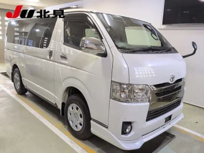 TOYOTA REGIUS VAN
