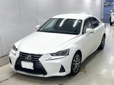 LEXUS IS