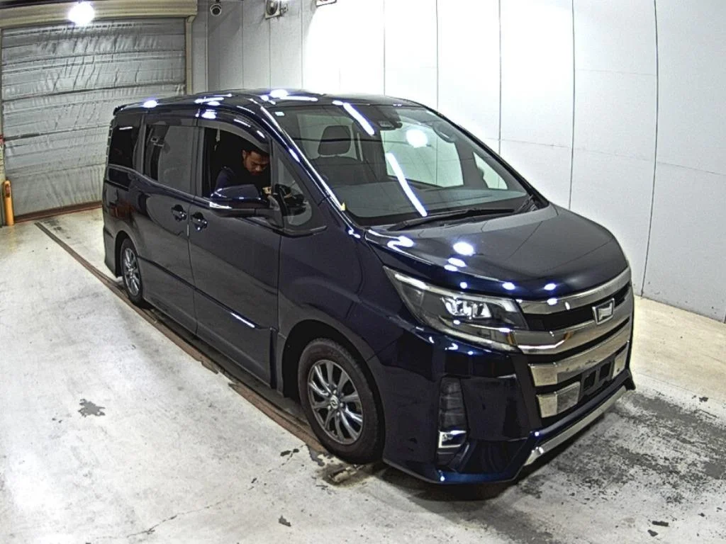 Toyota Noah 2018