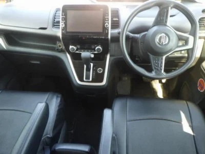 NISSAN SERENA 3
