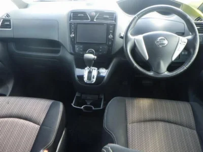 NISSAN SERENA 3
