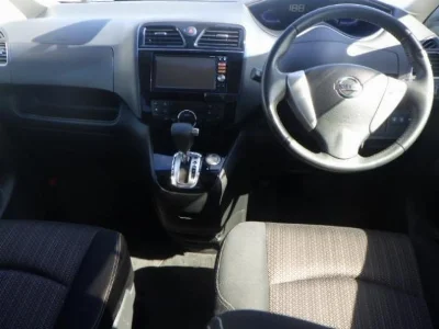 NISSAN SERENA 3
