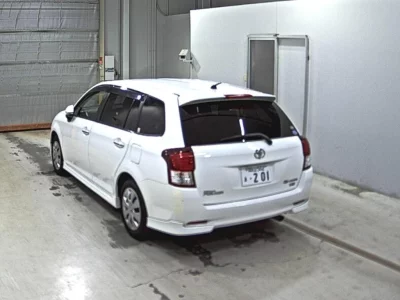 TOYOTA COROLLA FIELDER 2