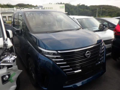 NISSAN SERENA 1