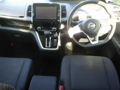 NISSAN SERENA 3