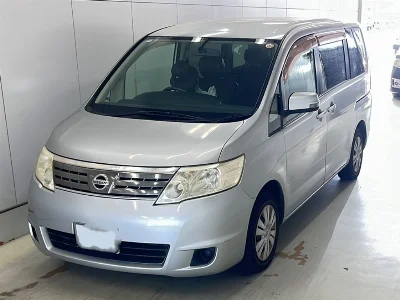 NISSAN SERENA 1