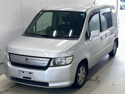 Honda Mobilio Spike